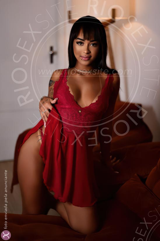 12 - photo of Agatha Pires